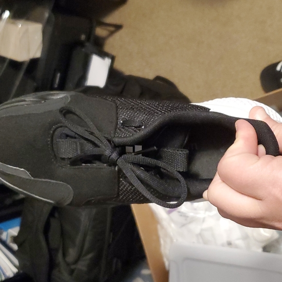 Adidas - Picture 3 of 4